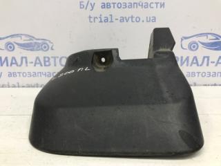 Брызговик передний левый L200 2006-2015 KB 2.5 дизель 4D56U