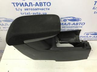 Подлокотник Outlander 2003-2007 CU 2.4 бензин 4G69