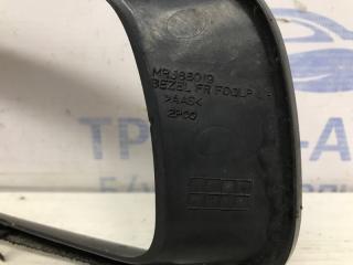 Решетка противотуманки левая Pajero Wagon 1999-2006 3 3.2 Дизель 4M41