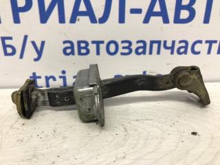 Запчасть ограничитель двери передний правый Nissan Pathfinder 2004-2014