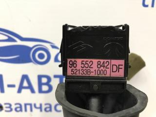 Переключатель подрулевой правый(дворники) Lacetti 2004-2013 j200 1.8 бензин F18D3 Переключатель подрулевой правый(дворники) Lacetti 2004-2013 j200 1.8 бензин F18D3