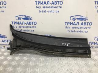 Дефлектор дворников правый Toyota Avensis 2003-2009