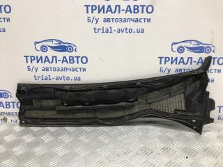Дефлектор дворников правый Avensis 2003-2009 T25 1.8 бензин 1ZZFE