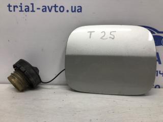 Лючок бака Toyota Avensis 2003-2009