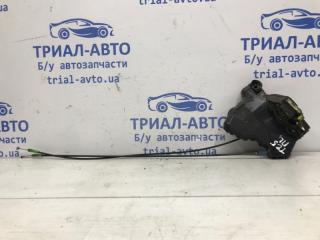 Замок двери передний левый Toyota Avensis 2003-2009