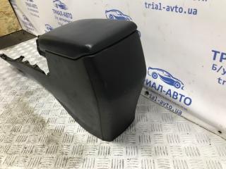 Подлокотник Toyota RAV 4 A40 2.2 diesel 2ADFTV