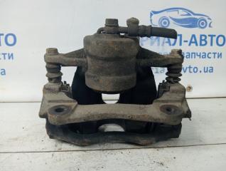 Суппорт передний правый Toyota Avensis T25 1.8 бензин 1ZZFE