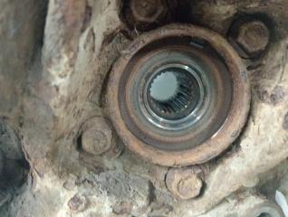Цапфа задняя правая со ступицей Toyota RAV 4 A40 2.2 diesel 2ADFTV Цапфа задняя правая со ступицей Toyota RAV 4 A40 2.2 diesel 2ADFTV