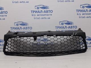 Решетка бампера центральная Mazda 3 2003-2009