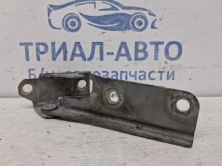 Петля капота правая Mitsubishi Pajero Wagon 3 3.2 Дизель 4M41 Петля капота правая Mitsubishi Pajero Wagon 3 3.2 Дизель 4M41