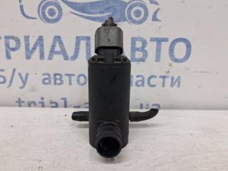 Насос омывателя стекла Kia Sorento BL 2.5 diesel D4CB Насос омывателя стекла Kia Sorento BL 2.5 diesel D4CB