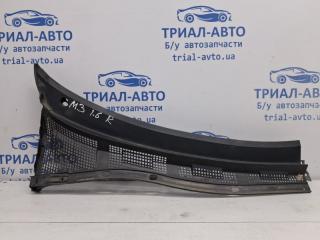 Дефлектор дворников правый Mazda 3 2003-2009