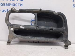 Решетка противотуманки правая Toyota Avensis 2003-2009