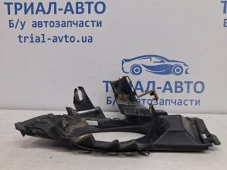 Решетка противотуманки правая Mazda 3 BK 1.6 бензин Z6 Решетка противотуманки правая Mazda 3 BK 1.6 бензин Z6