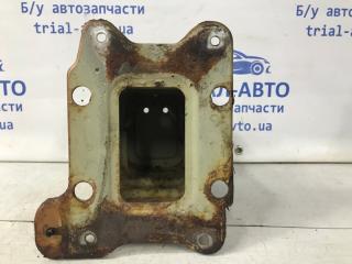 Кронштейн усилителя переднего бампера левый Captiva 2006-2011 C100 2.4 бензин Z24SED Кронштейн усилителя переднего бампера левый Captiva 2006-2011 C100 2.4 бензин Z24SED