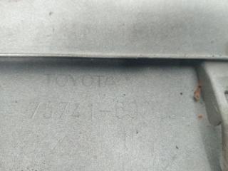 Накладка двери задняя правая Prado 2002-2009 J120 4.0 1GR-FE Накладка двери задняя правая Prado 2002-2009 J120 4.0 1GR-FE