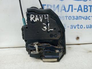 Замок двери задний левый Toyota RAV 4 2005-2016