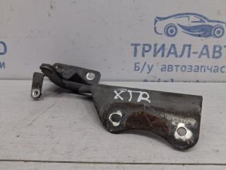 Петля капота левая Nissan X-Trail T31 2.0 Diesel M9R Петля капота левая Nissan X-Trail T31 2.0 Diesel M9R