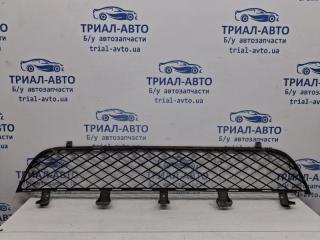 Решетка бампера центральная Mitsubishi L200 2006-2015