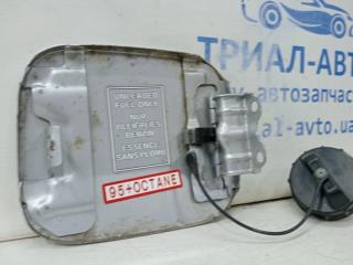 Лючок бака Mitsubishi Lancer 9 1.6 бензин 4G18 Лючок бака Mitsubishi Lancer 9 1.6 бензин 4G18