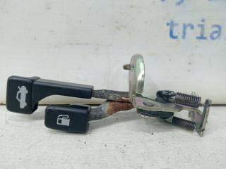 Кнопка открытия багажника Lancer 2003-2009 9 1.6 бензин 4G18 Кнопка открытия багажника Lancer 2003-2009 9 1.6 бензин 4G18