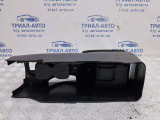 Подлокотник Lancer 2003-2009 9 1.6 бензин 4G18 Подлокотник Lancer 2003-2009 9 1.6 бензин 4G18