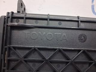 Подстаканник Avensis 2002-2010 T25 1.8 бензин 1ZZFE Подстаканник Avensis 2002-2010 T25 1.8 бензин 1ZZFE