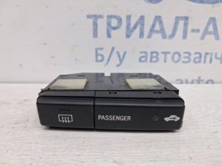 Кнопки управления Toyota Avensis 2002-2010