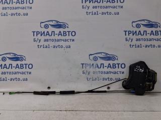 Замок двери задний левый Toyota Avensis 2002-2010