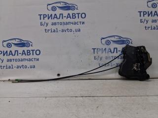 Замок двери передний правый Toyota Avensis 2002-2010