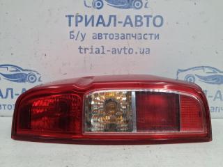 Фонарь задний внешний правый Nissan Navara 2004-2015