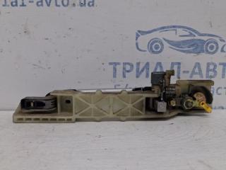 Ручка двери внешняя передняя правая Hyundai Tucson JM 2.0 diesel D4EA Ручка двери внешняя передняя правая Hyundai Tucson JM 2.0 diesel D4EA