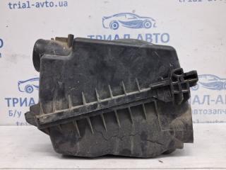 Корпус воздушного фильтра Toyota Avensis 2002-2010