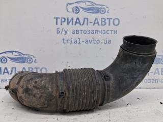 Патрубок воздушного фильтра Hyundai Tucson JM 2.0 diesel D4EA Патрубок воздушного фильтра Hyundai Tucson JM 2.0 diesel D4EA
