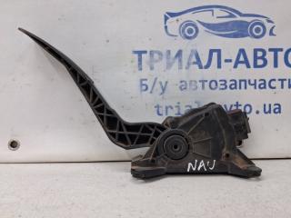 Фото запчасти педаль газа Nissan Navara 2004-2015 Б/У запчасть Запчасть педаль газа Nissan Navara 2004-2015