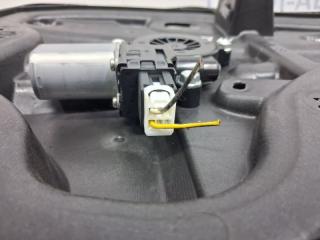 Стеклоподъемник задний правый Mazda 3 BM 2.2 diesel