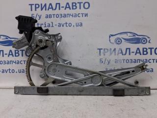 Стеклоподъемник передний правый Toyota Auris E150 1.6 бензин 1ZRFAE