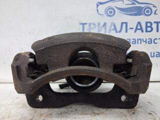 Суппорт передний правый Auris 2006-2012 E150 1.6 бензин 1ZRFAE