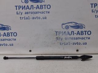 Амортизатор крышки багажника Toyota Auris 2006-2012 Б/У Амортизатор крышки багажника Toyota Auris 2006-2012