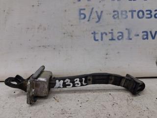 Фото запчасти ограничитель двери задний левый Mazda 3 2013-2019 Б/У запчасть Запчасть ограничитель двери задний левый Mazda 3 2013-2019