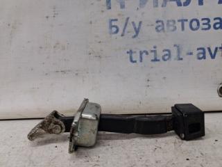 Ограничитель двери передний правый Mitsubishi ASX 2010- Б/У Ограничитель двери передний правый Mitsubishi ASX 2010-