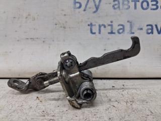 Ограничитель двери передний правый Dacia Duster 2010-2017 Б/У Ограничитель двери передний правый Dacia Duster 2010-2017