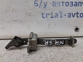 Запчасть ограничитель двери задний правый Nissan Qashqai 2006-2013