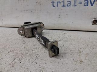 Ограничитель двери задний правый Nissan Qashqai J10 2.0 Бензин MR20DE