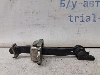 Запчасть ограничитель двери передний правый Nissan Qashqai 2006-2013