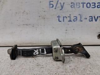 Фото запчасти ограничитель двери передний правый Nissan Navara 2004-2015 Б/У запчасть Запчасть ограничитель двери передний правый Nissan Navara 2004-2015