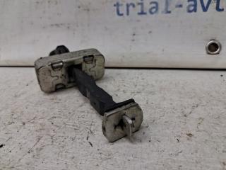 Ограничитель двери передний правый Infiniti Q50 V37 2.2 diesel OM651