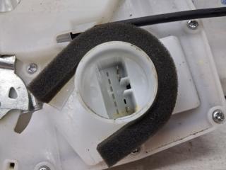 Замок двери задний левый Suzuki SX4 1 1.6 бензин M16A