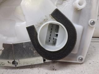 Замок двери передний правый Suzuki SX4 1 1.6 бензин M16A