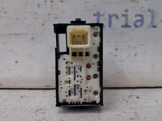 Кнопка стеклоподъемника Auris 2006-2012 E150 1.6 бензин 1ZRFAE